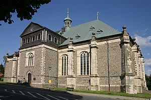 Steinkirche in Zellerfeld mit Calv&ouml;rscher Bibliothek